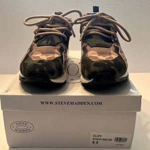 Brand new Steve Madden Cliff womens sneaker size 9.5